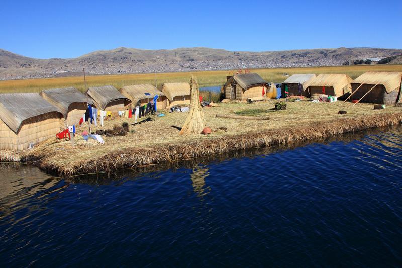 767-Lago Titicaca,isole galleggianti,13 luglio 2013.JPG